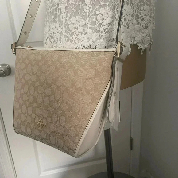 [•COACH•] small dufflette in signature jacquard - Picture 2 of 6